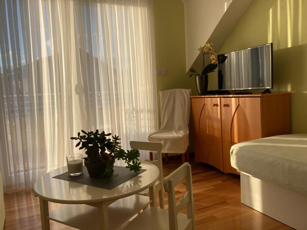 Natasha's Garden House Appartement Dol pri Ljubljani Buitenkant foto